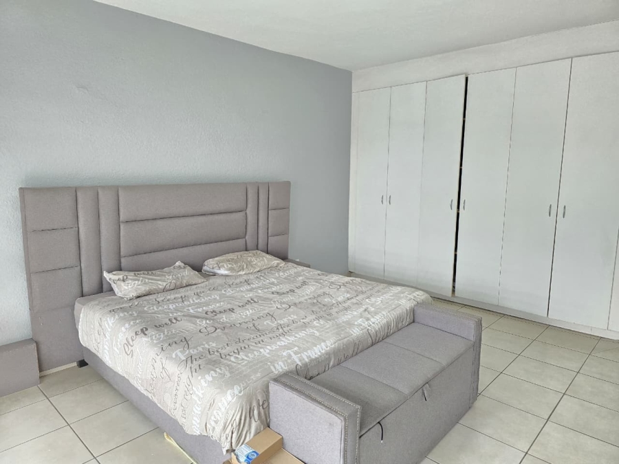 2 Bedroom Property for Sale in Crown Gardens Gauteng