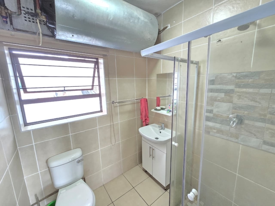 2 Bedroom Property for Sale in Crown Gardens Gauteng