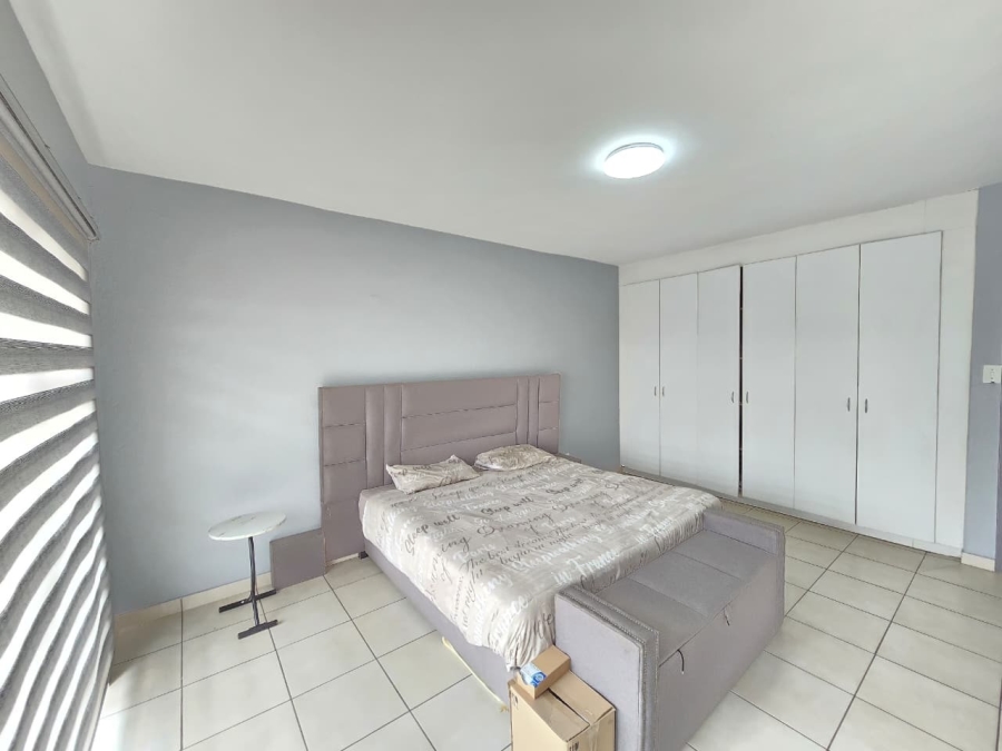 2 Bedroom Property for Sale in Crown Gardens Gauteng