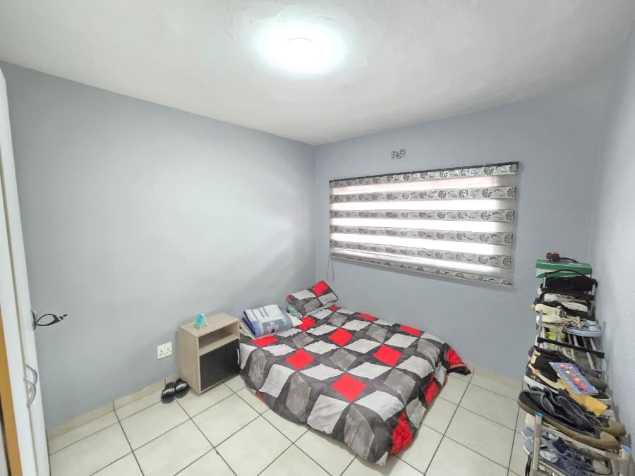 2 Bedroom Property for Sale in Crown Gardens Gauteng