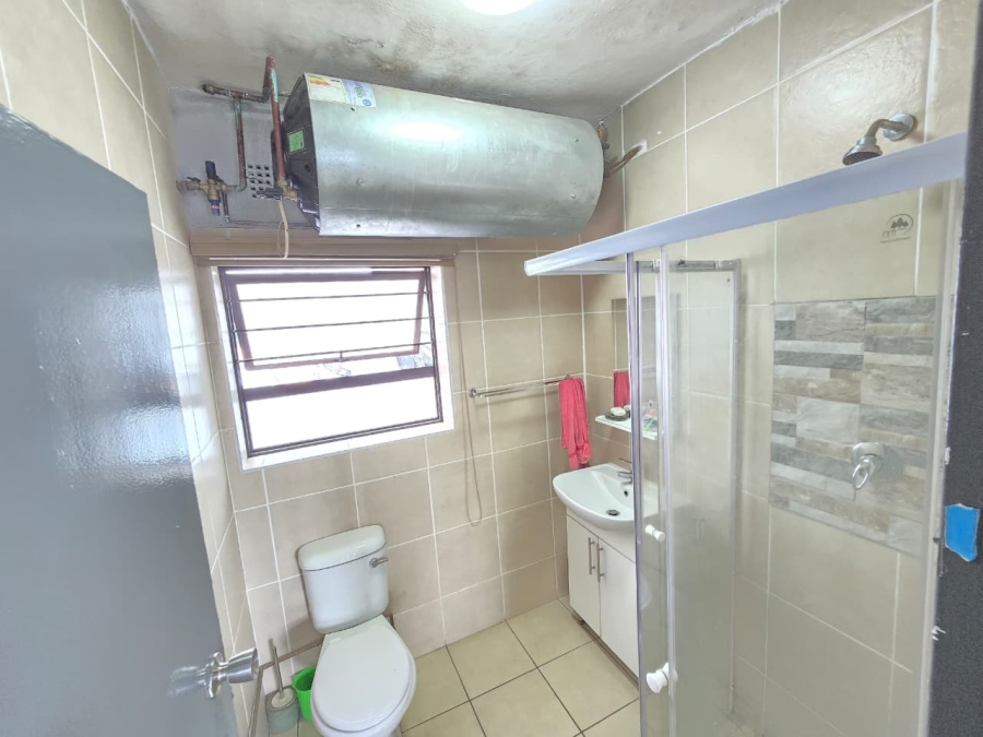 2 Bedroom Property for Sale in Crown Gardens Gauteng