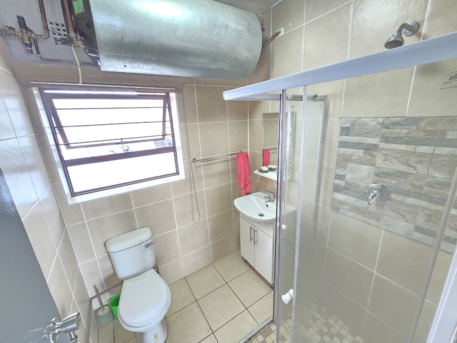 2 Bedroom Property for Sale in Crown Gardens Gauteng