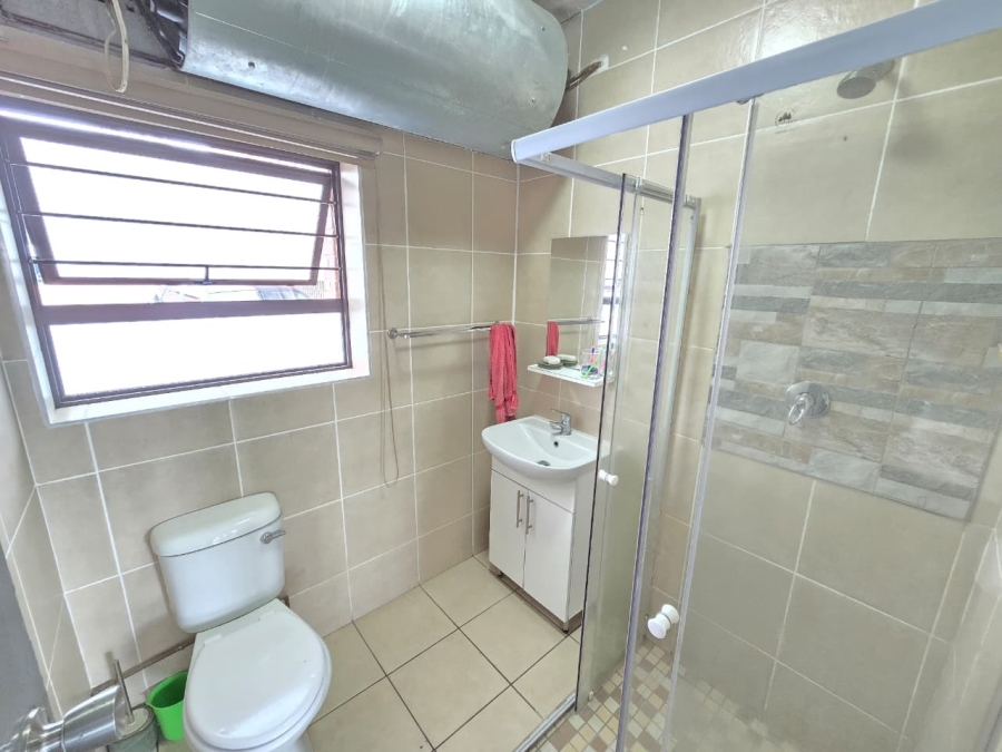 2 Bedroom Property for Sale in Crown Gardens Gauteng