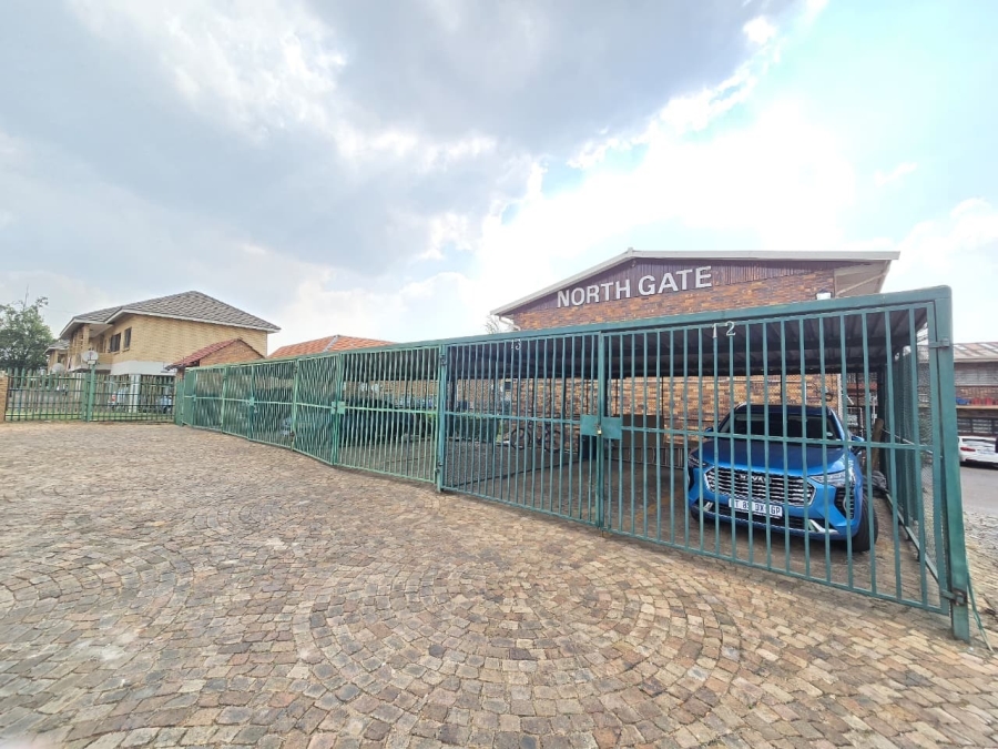 2 Bedroom Property for Sale in Crown Gardens Gauteng