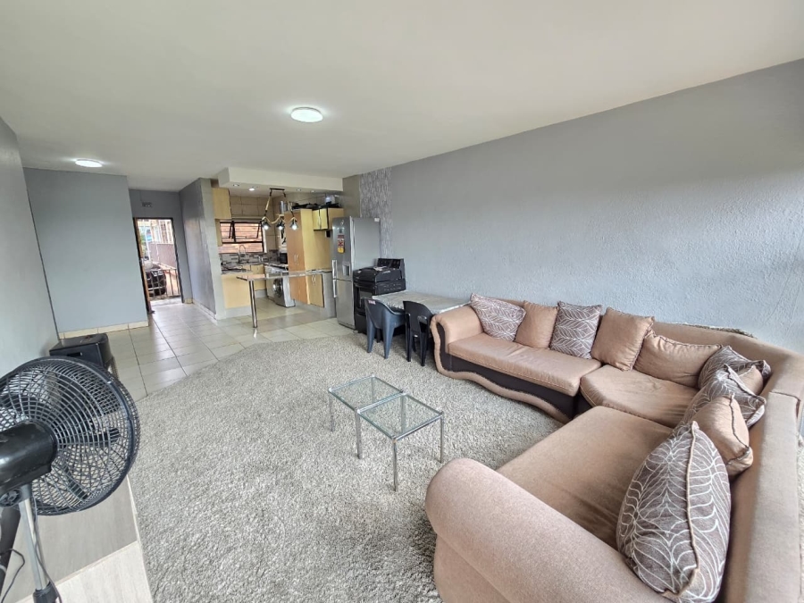 2 Bedroom Property for Sale in Crown Gardens Gauteng