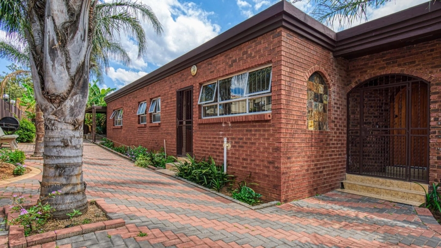 3 Bedroom Property for Sale in Glenvista Gauteng