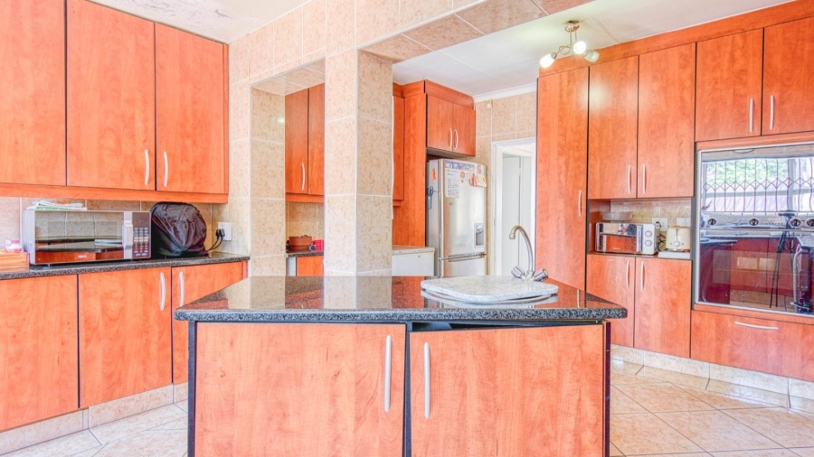 3 Bedroom Property for Sale in Glenvista Gauteng