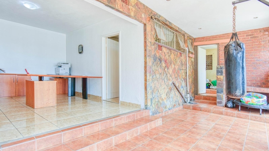 3 Bedroom Property for Sale in Glenvista Gauteng