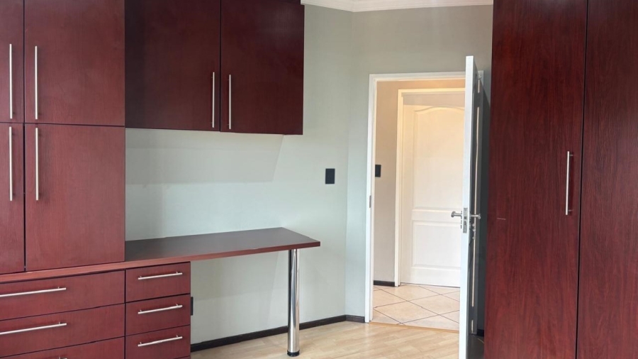 2 Bedroom Property for Sale in Glenvista Gauteng