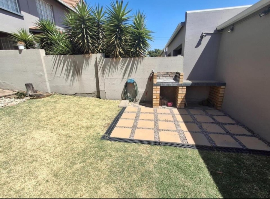 3 Bedroom Property for Sale in Eden Glen Gauteng