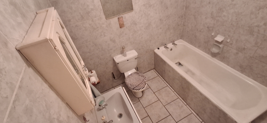 3 Bedroom Property for Sale in Mountain View Gauteng