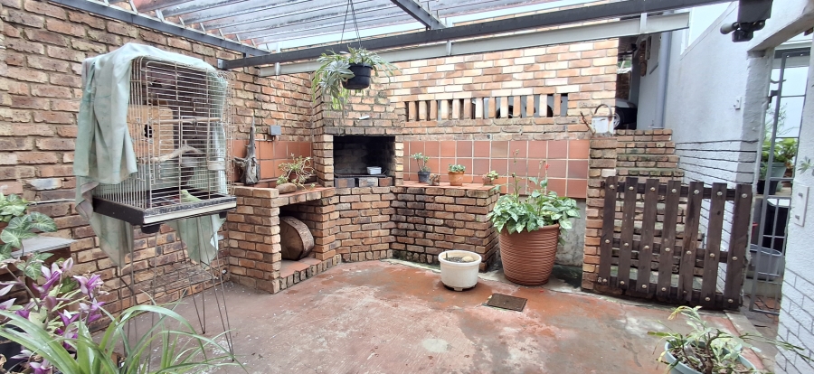 3 Bedroom Property for Sale in Mountain View Gauteng