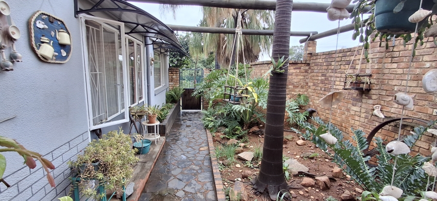 3 Bedroom Property for Sale in Mountain View Gauteng