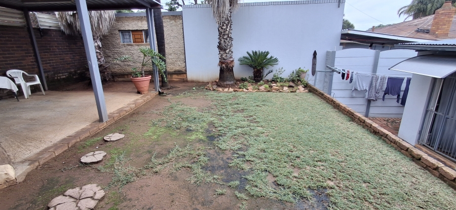 3 Bedroom Property for Sale in Mountain View Gauteng