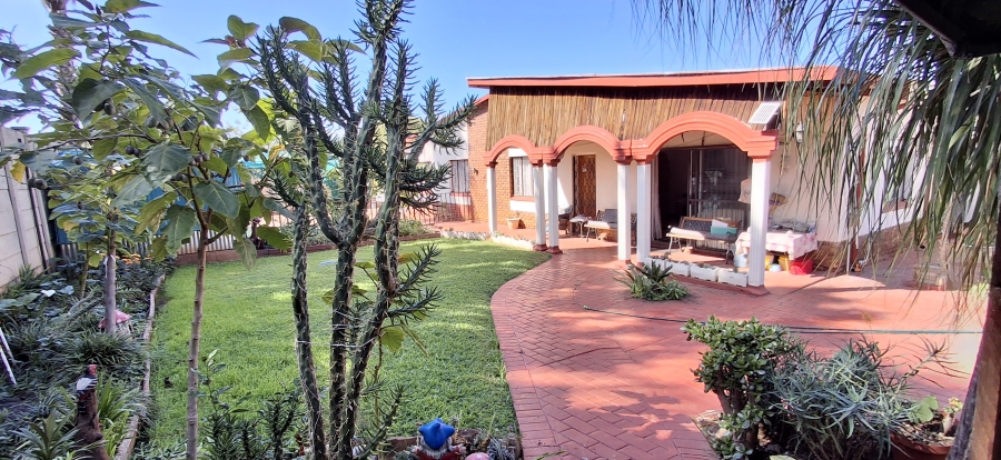 6 Bedroom Property for Sale in Mountain View Gauteng