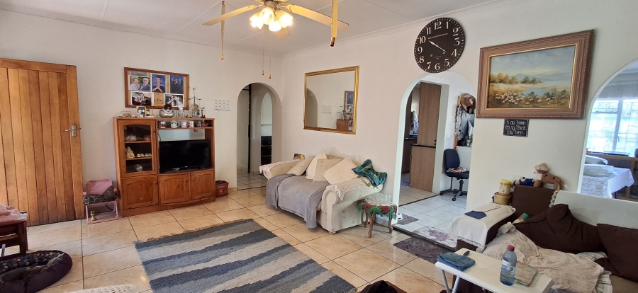6 Bedroom Property for Sale in Mountain View Gauteng