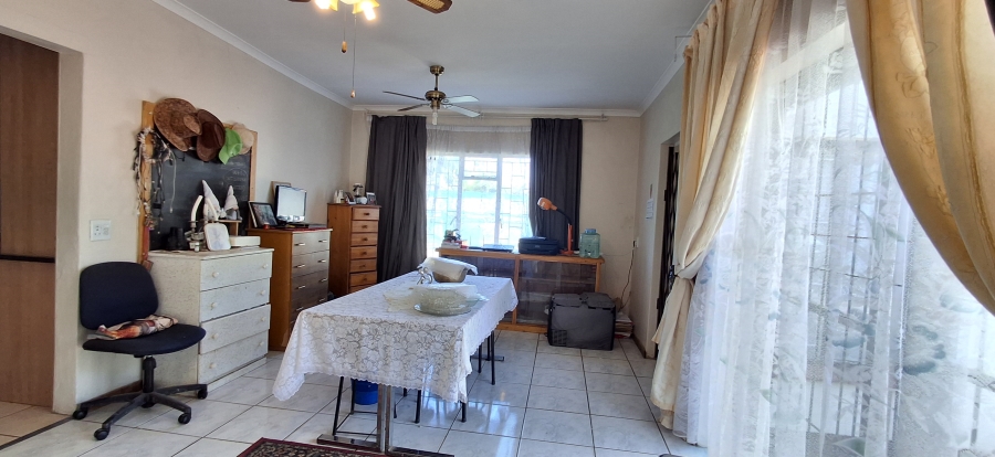 6 Bedroom Property for Sale in Mountain View Gauteng