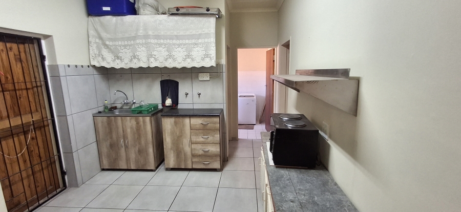 6 Bedroom Property for Sale in Mountain View Gauteng