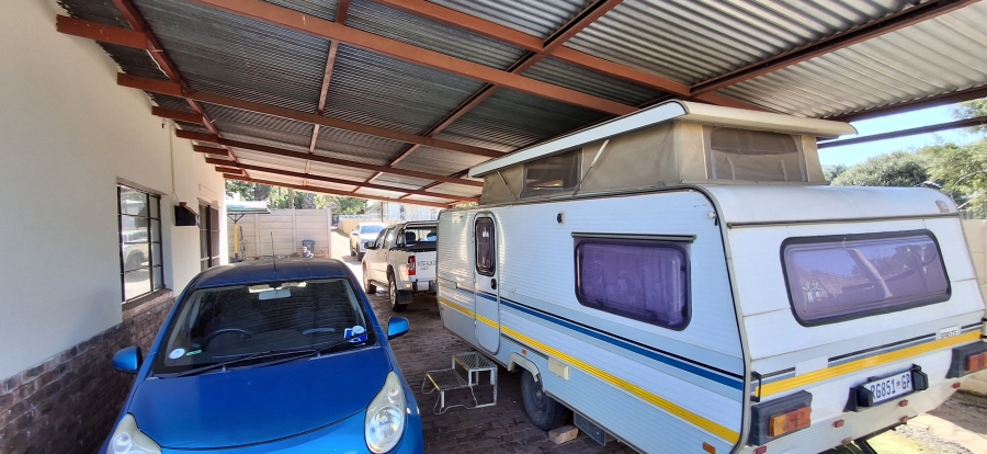 6 Bedroom Property for Sale in Mountain View Gauteng