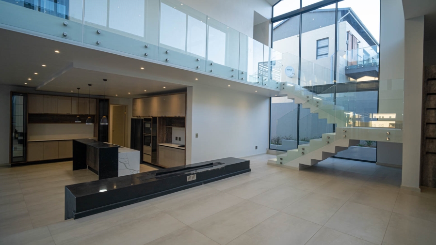 5 Bedroom Property for Sale in Waterfall Country Estate Gauteng