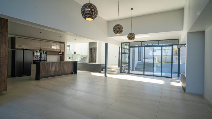 5 Bedroom Property for Sale in Waterfall Country Estate Gauteng