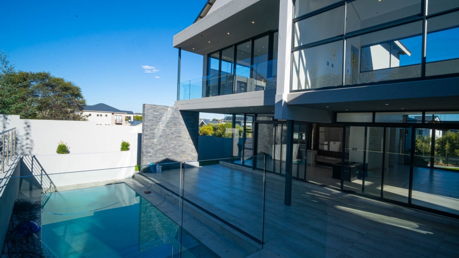 5 Bedroom Property for Sale in Waterfall Country Estate Gauteng