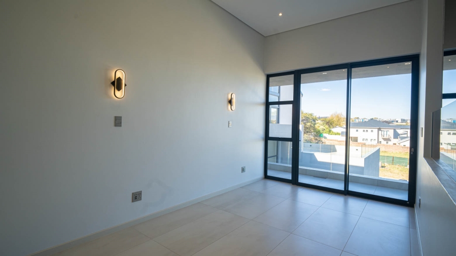 5 Bedroom Property for Sale in Waterfall Country Estate Gauteng