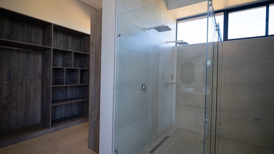 5 Bedroom Property for Sale in Waterfall Country Estate Gauteng