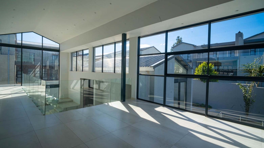 5 Bedroom Property for Sale in Waterfall Country Estate Gauteng
