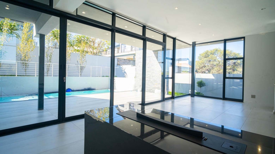5 Bedroom Property for Sale in Waterfall Country Estate Gauteng