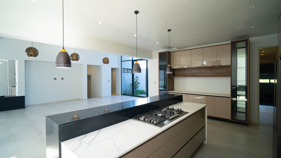 5 Bedroom Property for Sale in Waterfall Country Estate Gauteng
