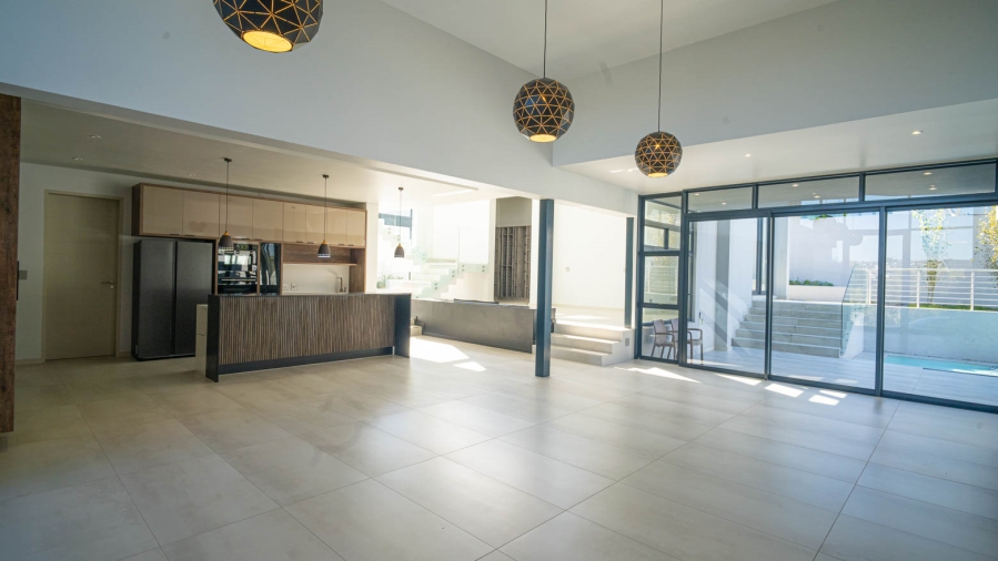 5 Bedroom Property for Sale in Waterfall Country Estate Gauteng