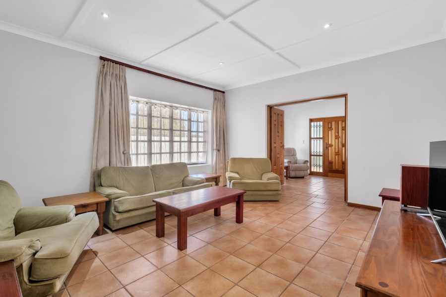5 Bedroom Property for Sale in Linden Gauteng