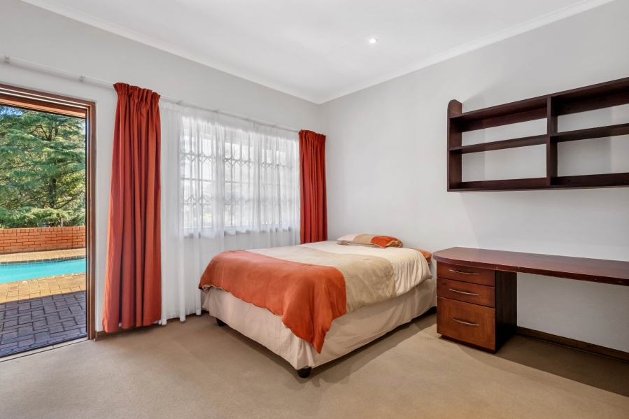 5 Bedroom Property for Sale in Linden Gauteng
