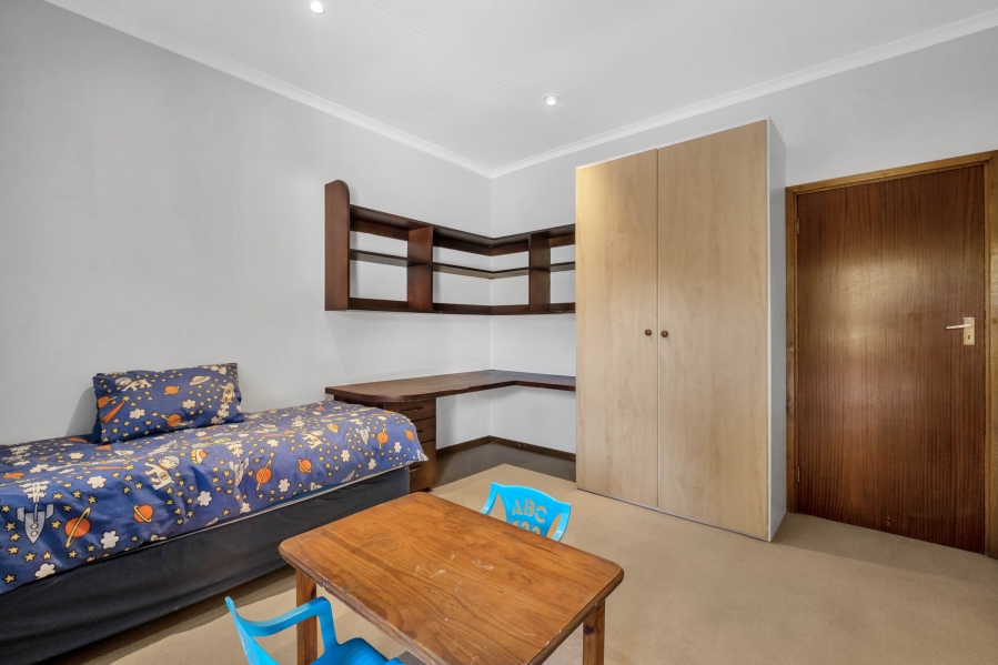 5 Bedroom Property for Sale in Linden Gauteng