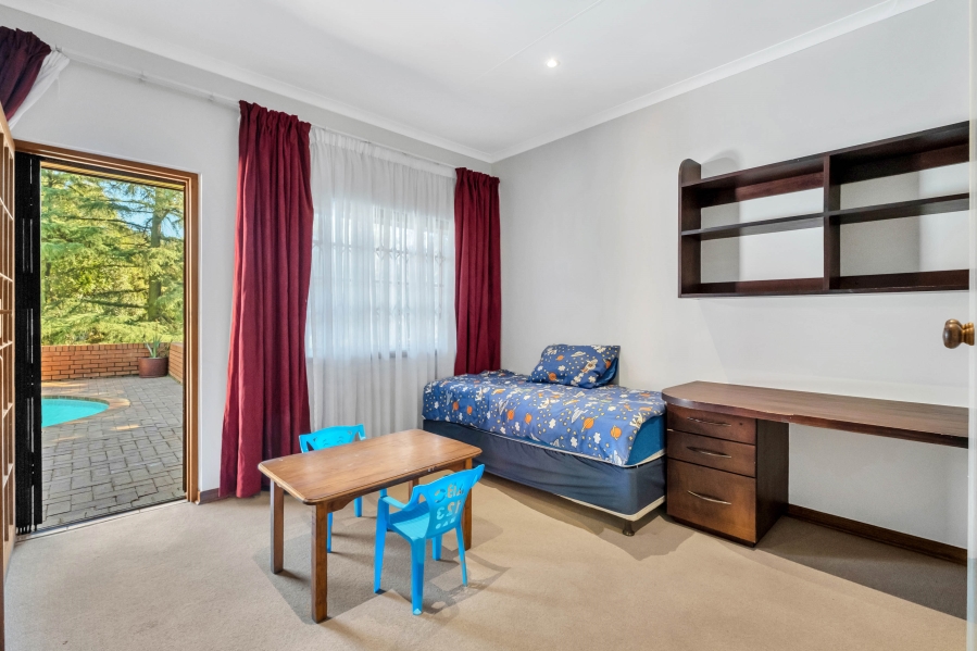 5 Bedroom Property for Sale in Linden Gauteng