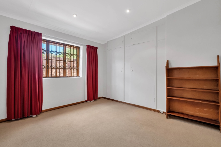 5 Bedroom Property for Sale in Linden Gauteng