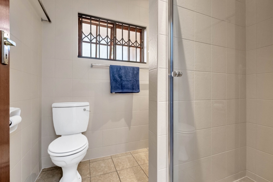 5 Bedroom Property for Sale in Linden Gauteng