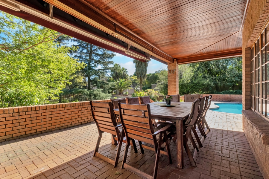 5 Bedroom Property for Sale in Linden Gauteng