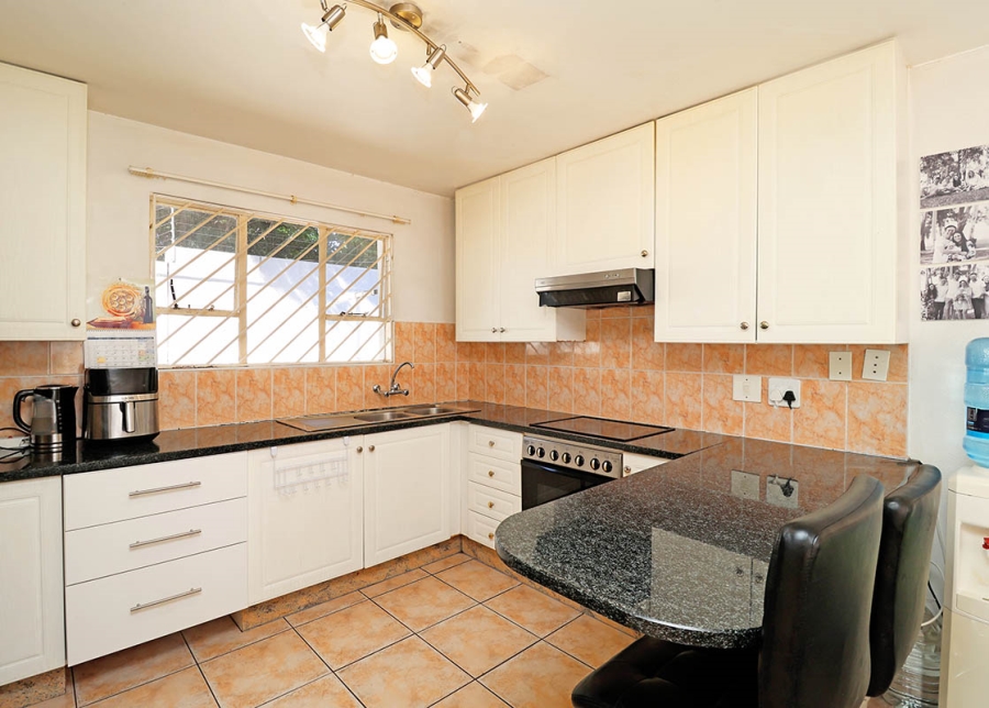 3 Bedroom Property for Sale in Glenhazel Gauteng