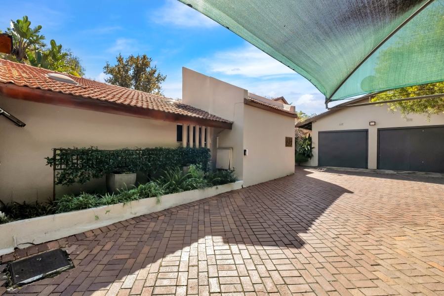 5 Bedroom Property for Sale in Morningside Manor Gauteng