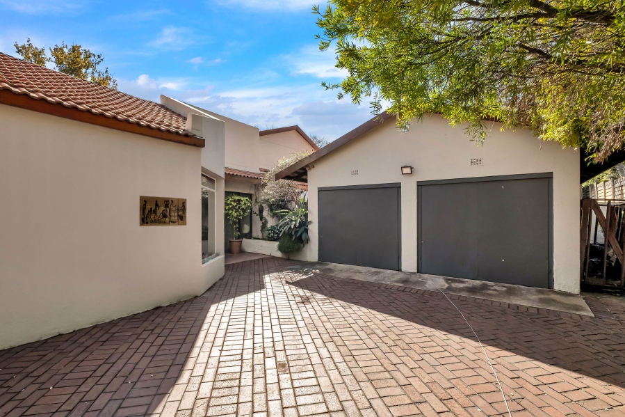 5 Bedroom Property for Sale in Morningside Manor Gauteng