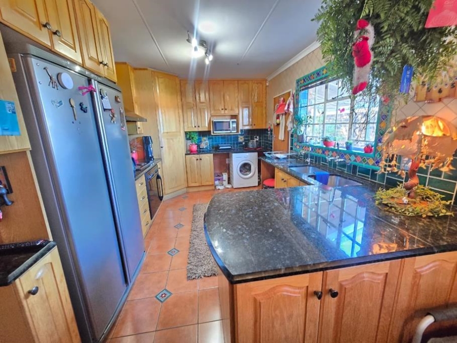 3 Bedroom Property for Sale in Brackendowns Gauteng