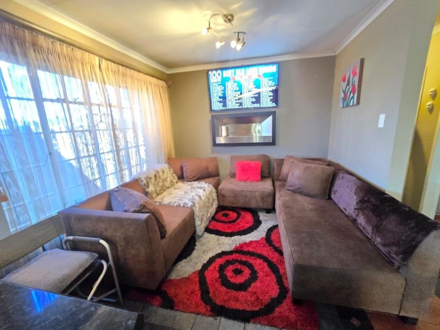 3 Bedroom Property for Sale in Brackendowns Gauteng