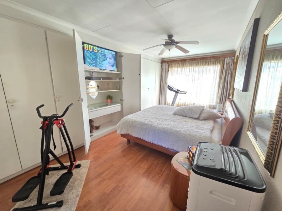 3 Bedroom Property for Sale in Brackendowns Gauteng