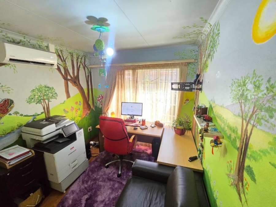 3 Bedroom Property for Sale in Brackendowns Gauteng