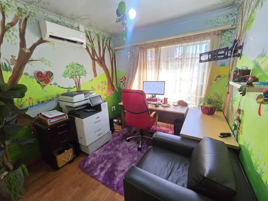 3 Bedroom Property for Sale in Brackendowns Gauteng