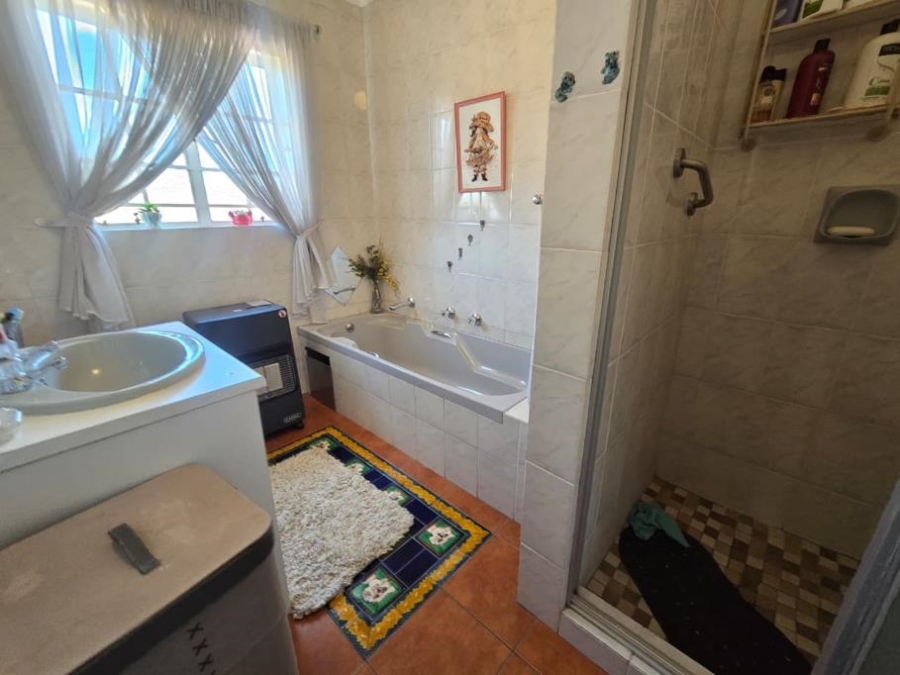 3 Bedroom Property for Sale in Brackendowns Gauteng