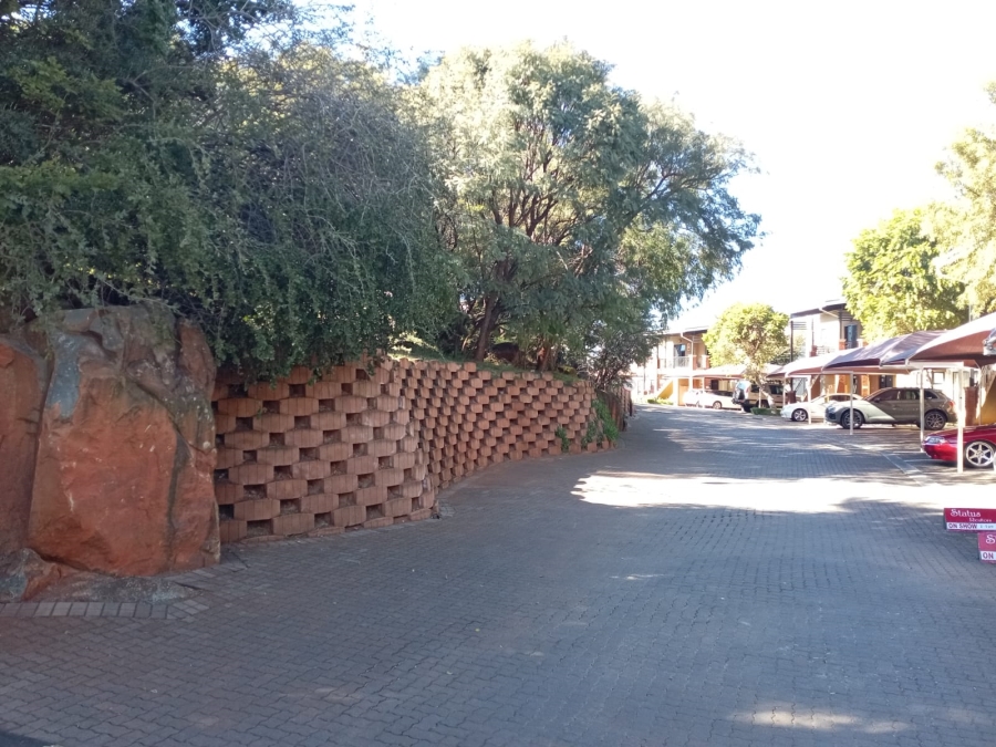 2 Bedroom Property for Sale in Glenvista Gauteng