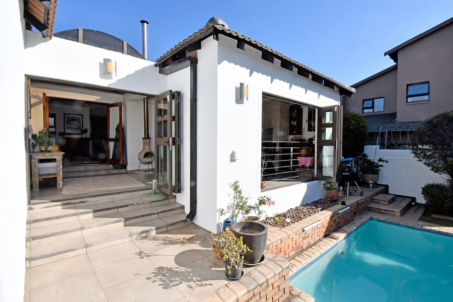 3 Bedroom Property for Sale in Greenstone Hill Gauteng